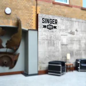 Singer109 Hostel, & Almanya