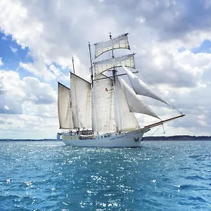 Segelschiff Mare Frisium Botel